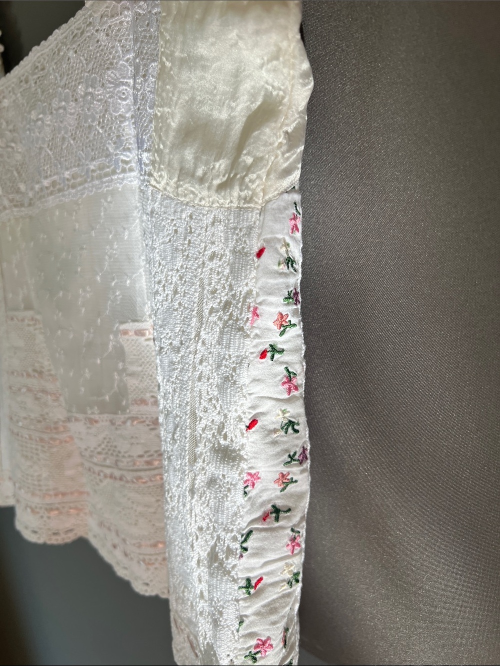 White Lace Embroidered Camisole Tank Top Size S Boho Cottagecore - Picture 7 of 7